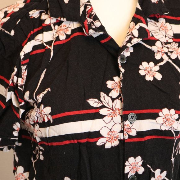 🌴3 for $20🌴 Tropical Patterned Collared Shirt - Picture 3 of 9